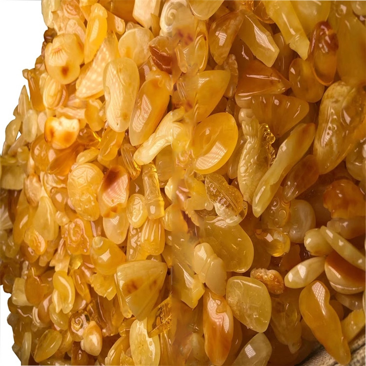 Amber giallo naturale che scolpisce la bella pietra preziosa 24