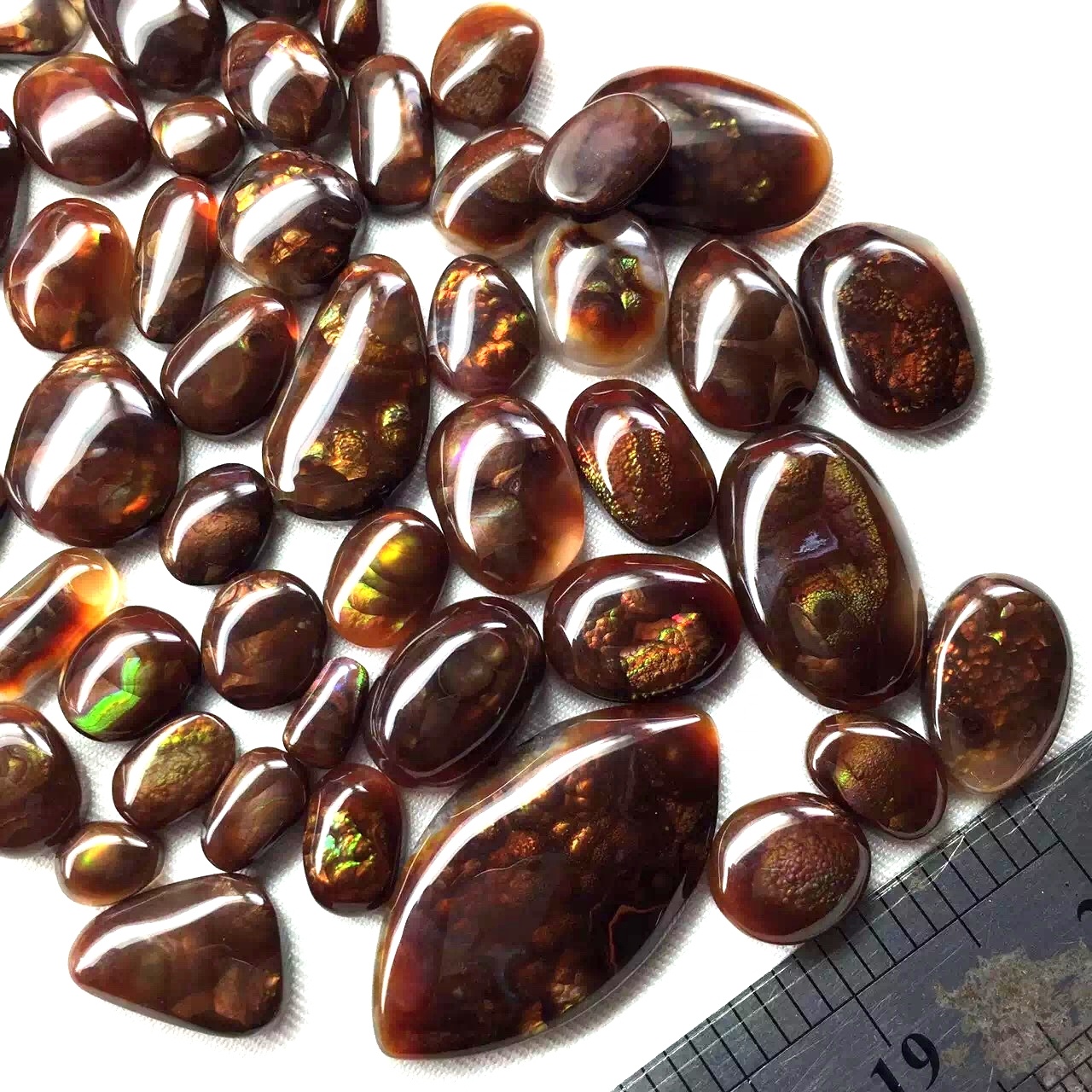 Өрт агаты Кабохон Кабочон Гридентті жасыл сары қоңыр дизайнер Гемстон Коллектор Гемстон Коллекторлы Gemstone Black Jade 36