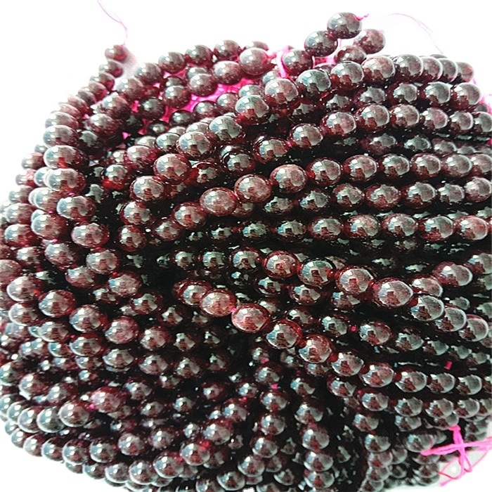Grânulos redondos naturais da granada abdiam cordas suaves e vermelhas de pedras preciosas 11