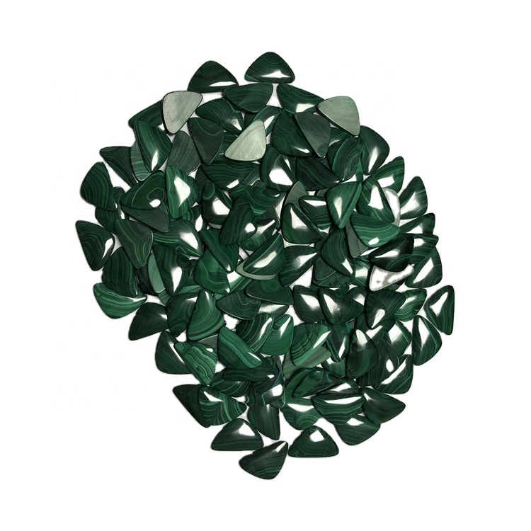 Natural nga Malachite Triangle Cabochon Triangle Malachite Pendant nga gidak-on nga Cabochon alang sa mga magbubuhat sa alahas 37