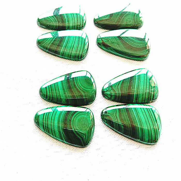 Matial Malachite زوج مثلث سلس تلميع كابوشون جعل الجملة الأحجار الكريمة فضفاضة 30