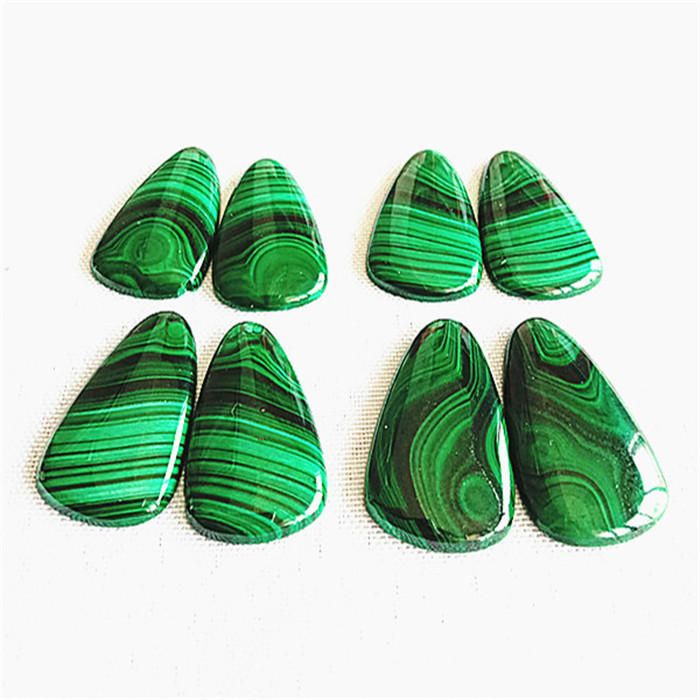 Matial Malachite زوج مثلث سلس تلميع كابوشون جعل الجملة الأحجار الكريمة فضفاضة 38