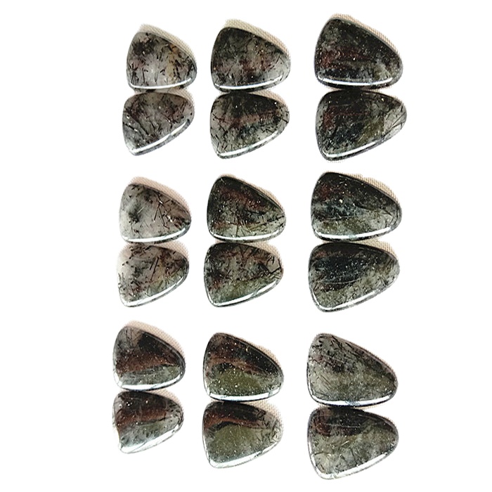 Grianchloch dhubh nádúrtha dubh ar chlé agus ar dheis mheaitseáil triantán Snasú Gemstone Mórdhíola agus Miondíol 32