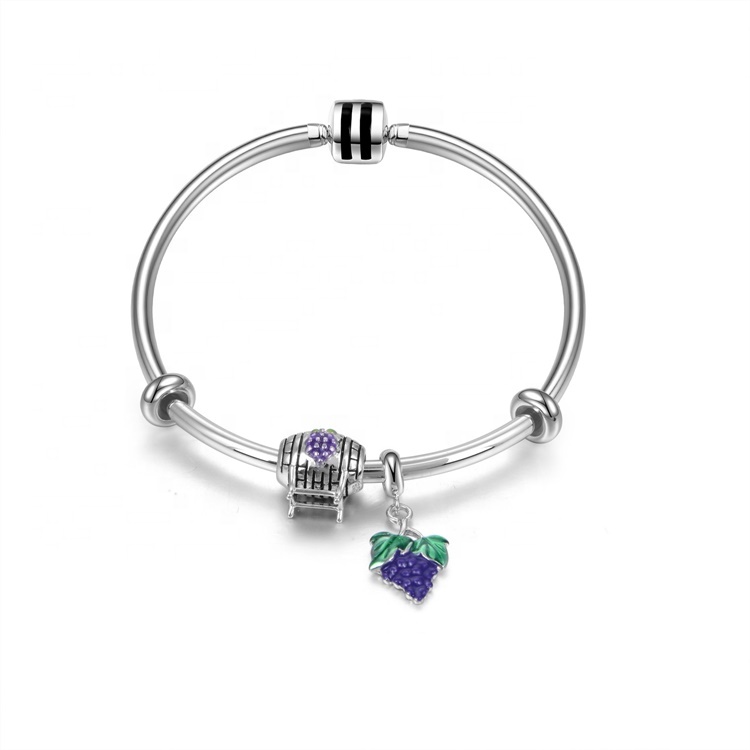 Ụmụ nwanyị dị oke elu na-ewu ewu 925 Stling Bracel Bracel mere 11