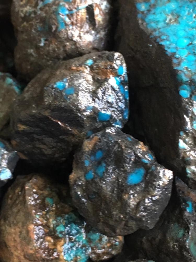 Dark Bule العنكبوت Web بشكل طبيعي مادة الفيروز الخام 13