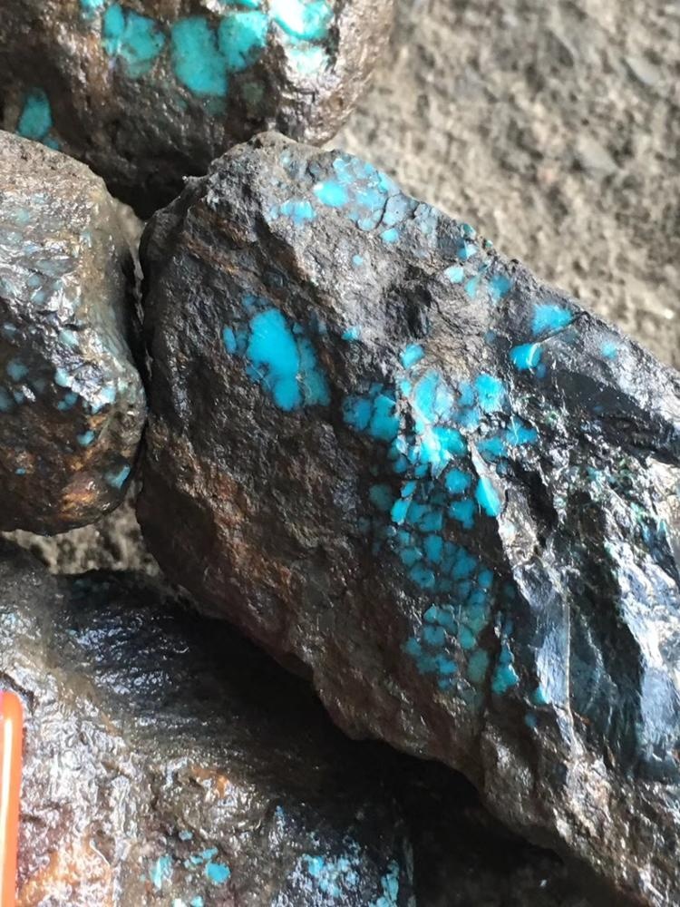 Dark Bule العنكبوت Web بشكل طبيعي مادة الفيروز الخام 17