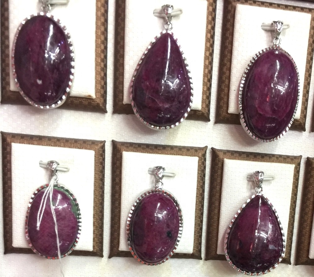 Vakre Natural Epidote Stone Wands Points Red Ruby Anheng i Green Til Salg 25