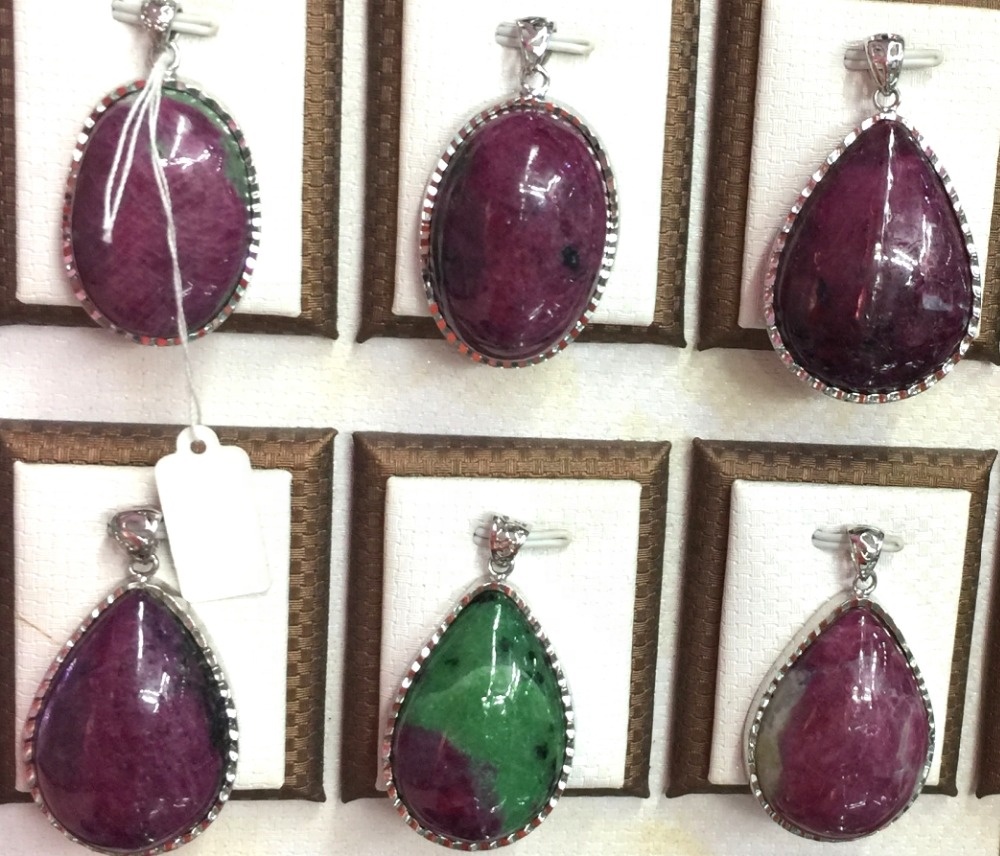 Vakre Natural Epidote Stone Wands Points Red Ruby Anheng i Green Til Salg 26