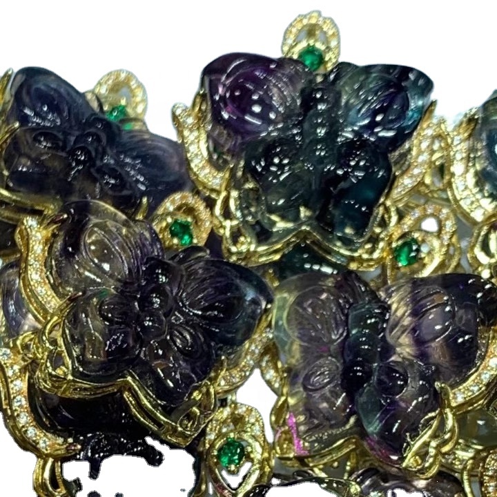 Asili ya kijani fluorite kuchonga butterfly kioo pendant. 9