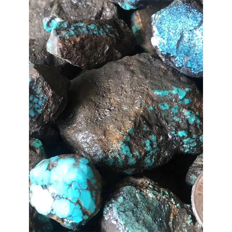 100% Natuurlik donker Bule Spider Web Turquoise Rough Natural Light Blue Hubei Turquoise Rough Mineral / Chinese rou materiaal 17