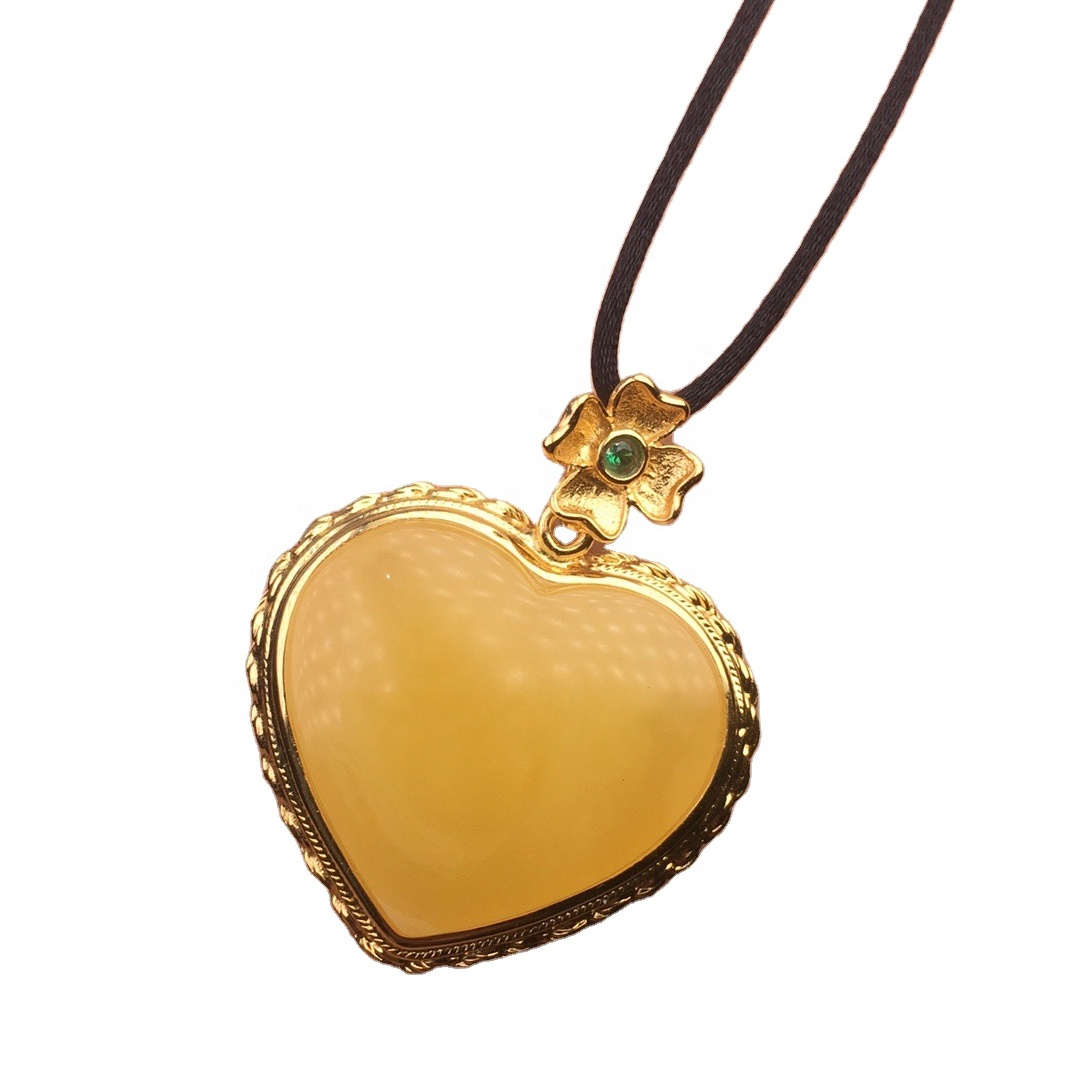 I-Gold yentliziyo ye-Amber Pendant Emeralds pendant 9