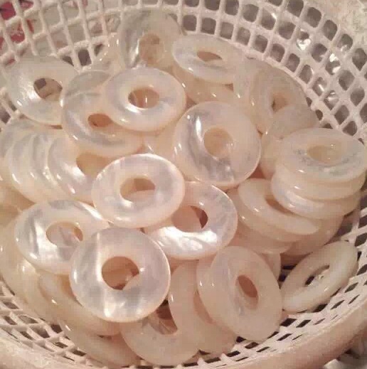 ແມ່ທີ່ຕົກແຕ່ງຂອງລູກປັດ Shell Circle / Donut / Beads Pearl 38