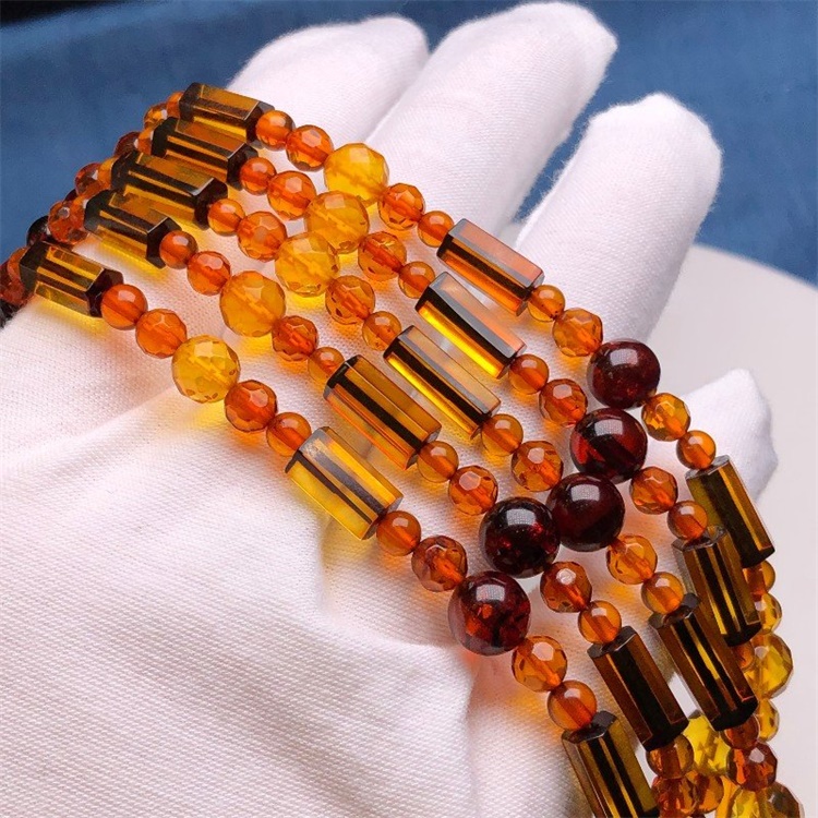 2021 He ahua whakapaipai a Amber Gines 43