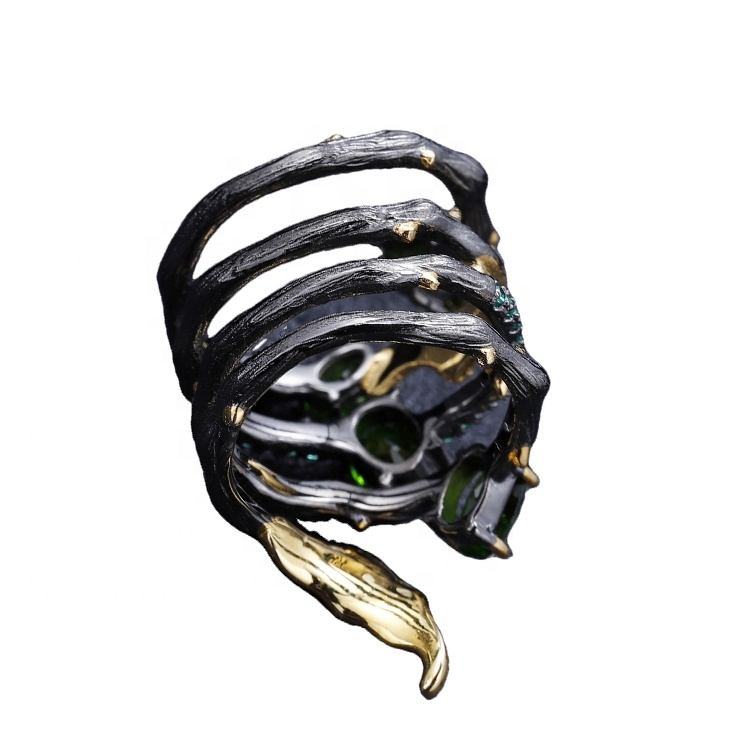 Спиралните гранки го обликуваат тиркизните прстени 17