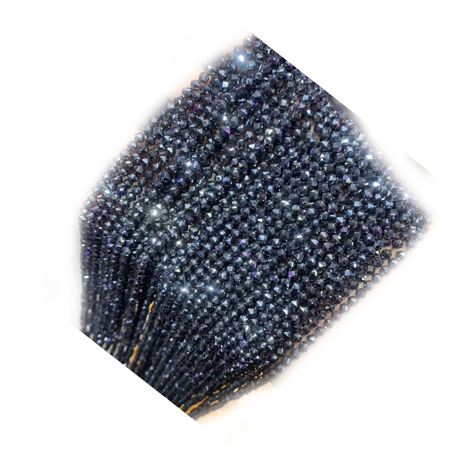 Tulaga masani o le maʻa na o le mea leaga o loʻo tatagi mata leaga girm craccelet o mea taugata o le lima fatuga 17