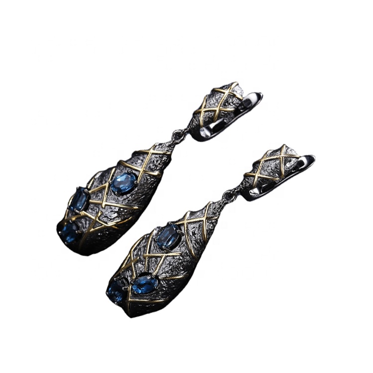 Blue Corundum Gold Ohrring 40