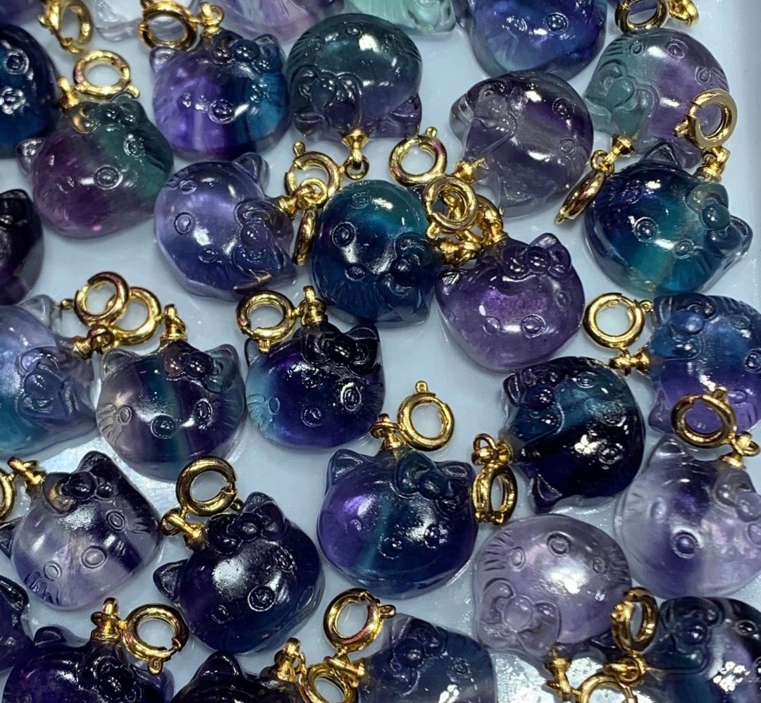 Halló Kitty Shape Fluorite Scefed Gem Hengiskraut / Gullhúðuð Hengiskraut / Fluorite Hengiskraut 18