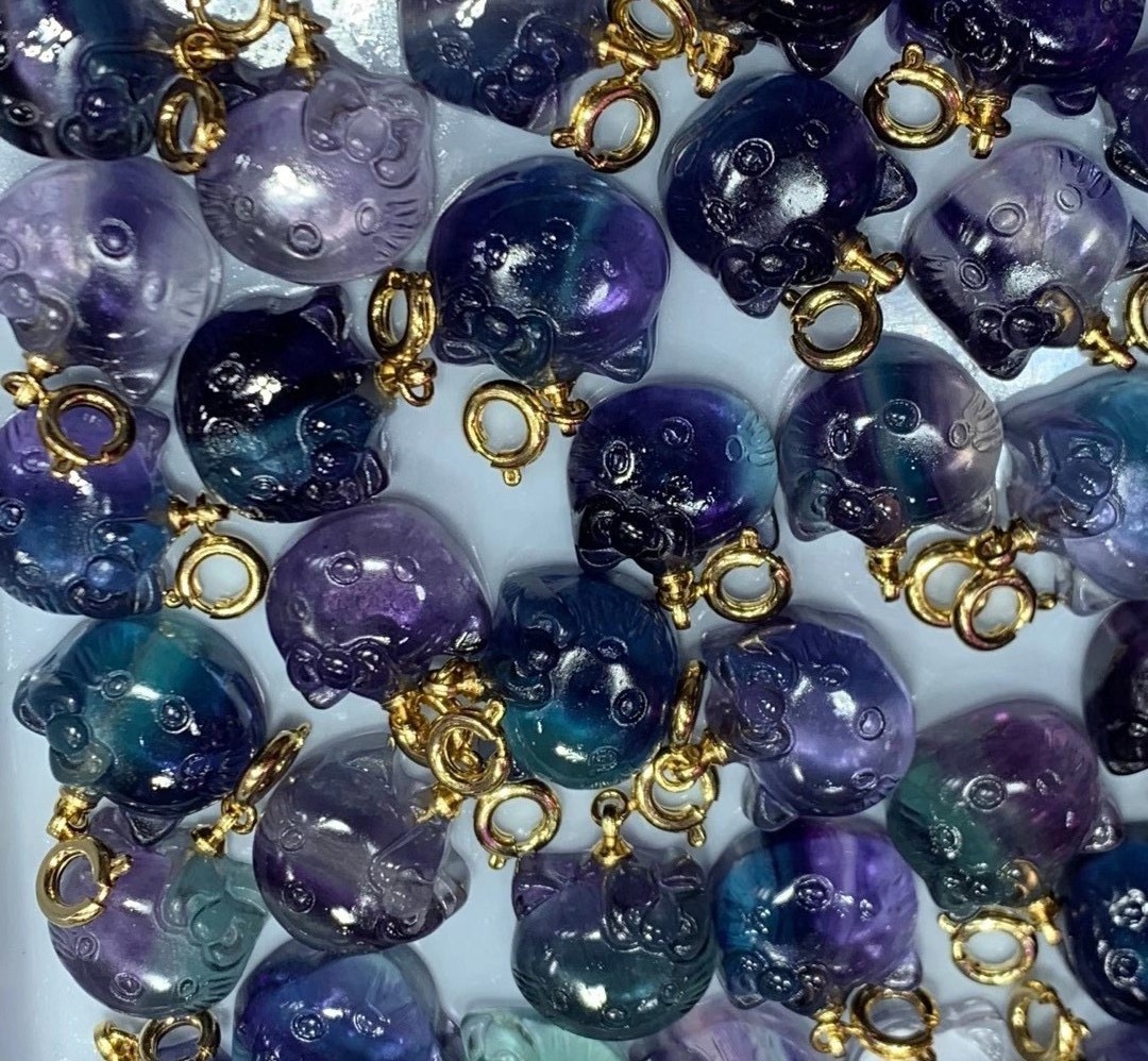 Halló Kitty Shape Fluorite Scefed Gem Hengiskraut / Gullhúðuð Hengiskraut / Fluorite Hengiskraut 20