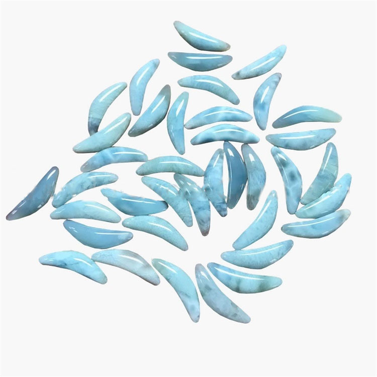 Larimar increïble creixent amb forma de cabochon natural de cabochon 17