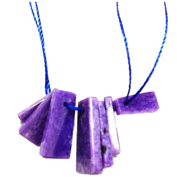 Гарданбанди заргарии зебои Charoite сангҳои трапеция 1