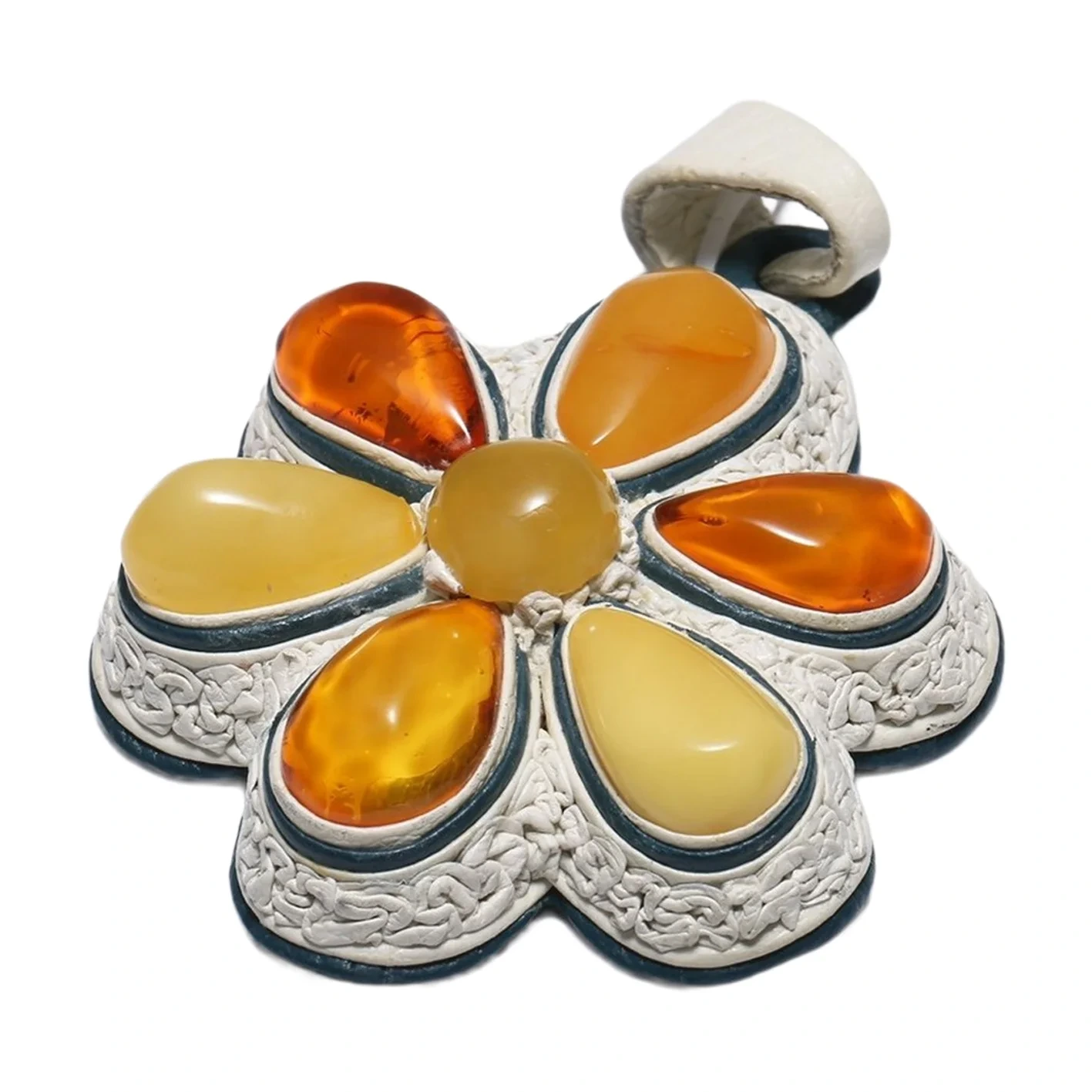 Klasik Amber Liontin Kuning lan Oranye Baltik Amber Bulat Bunga Kalung 19.8gram Liontin Kanggo Musim Panas Desain Wanita 1