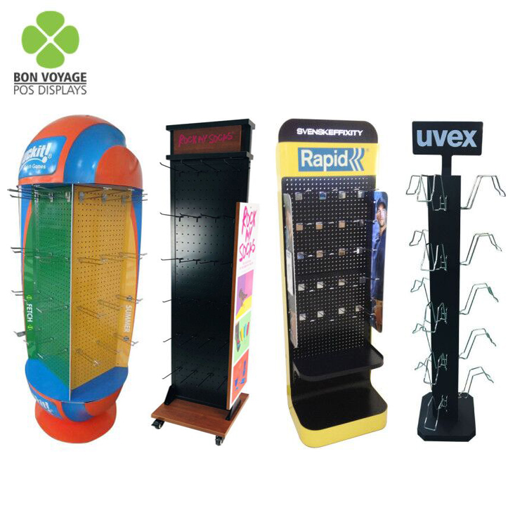 Piso de pie 3 lados Punto de venta Estantes ajustables Ganchos Bolsas Juguetes Accesorios Soporte de exhibición de madera Estante para tienda 7
