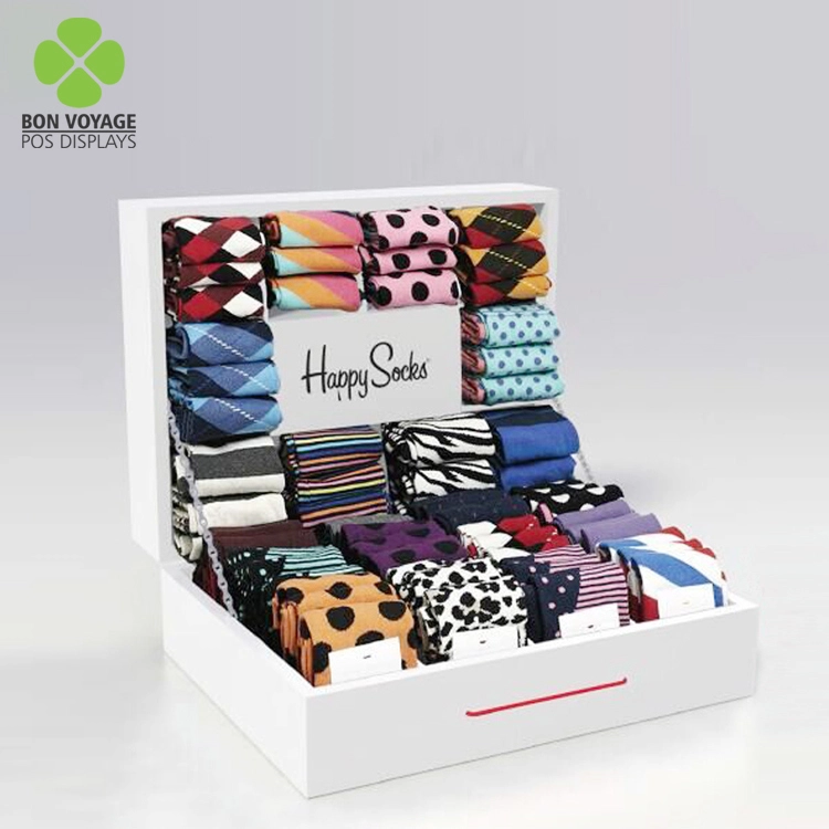 Maßgeschneiderte Präsentationsbox für Socken aus Holz mit modischem Design 1
