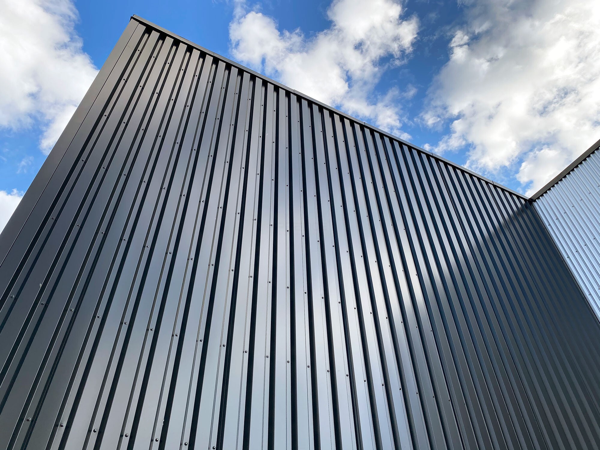 Metallic Panel Comprehensive Guide to Decorative Wall Metal Panels for Commercial Projects