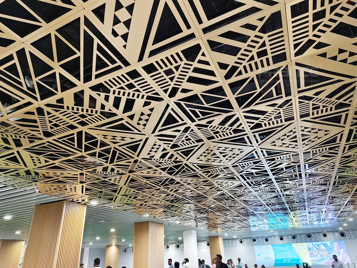 Tiles kubwa za dari