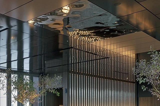 Carreaux de plafond en métal argenté