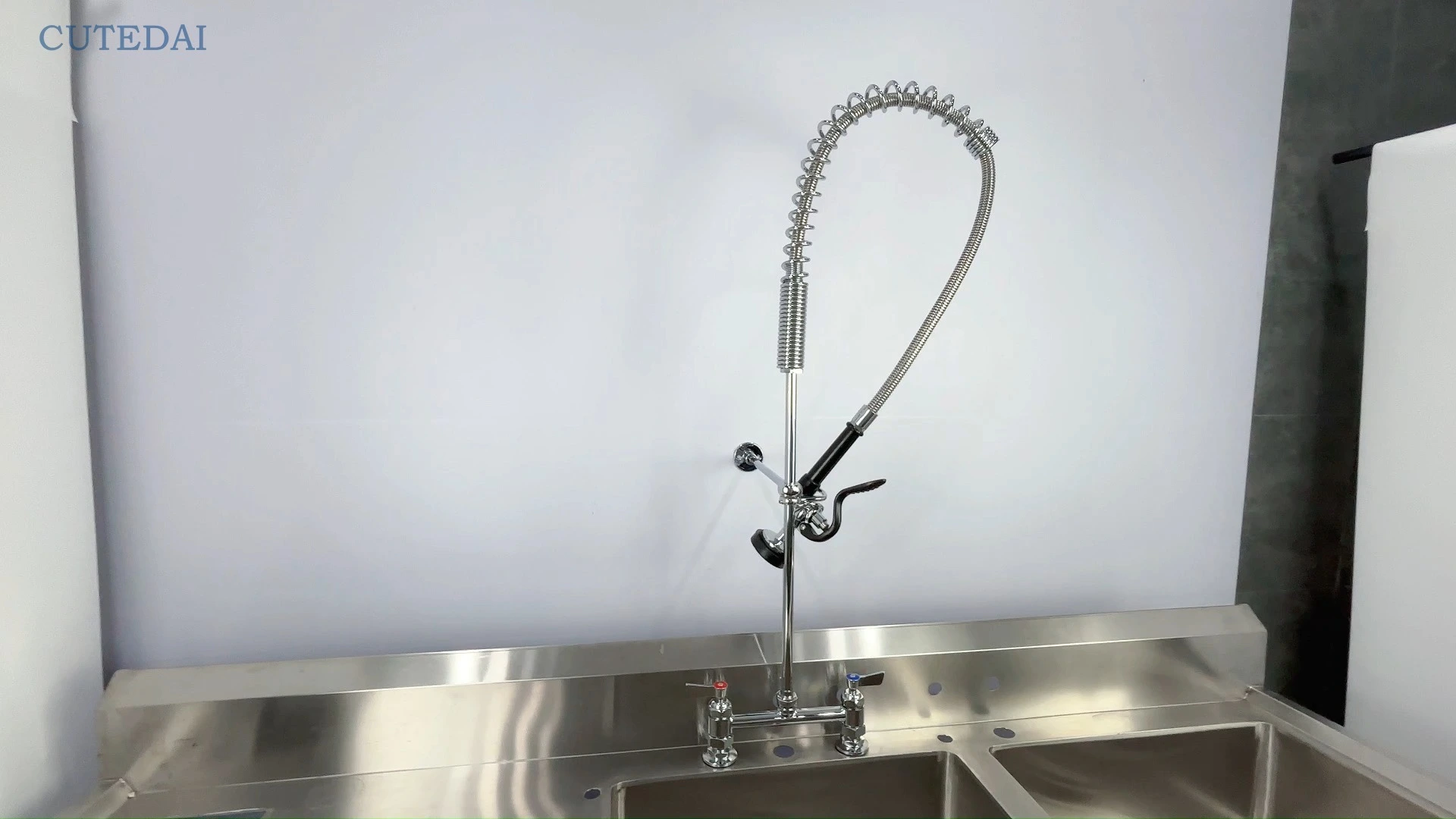 Proveedor de cabezales rociadores de latón para grifos comerciales de montaje en cubierta y ajustables para fregaderos de acero inoxidable 1