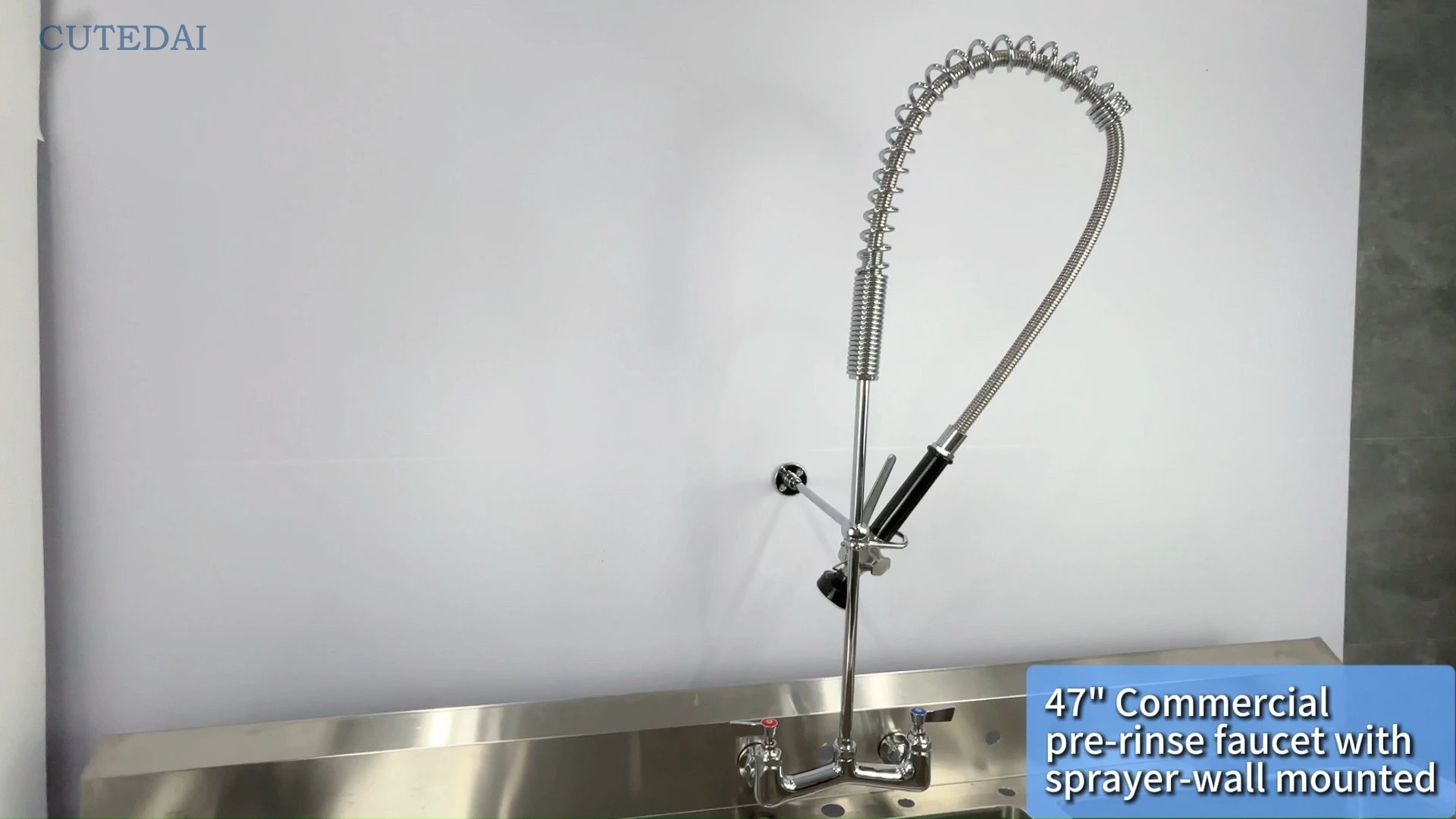 Σύγχρονος κλασικός βιομηχανικός αναμίκτης ψεκασμού άνοιξη στροφίγγων κουζινών νεροχυτών ορείχαλκου προ-ξεπλύματος για το ξενοδοχείο άριστη διάρκεια ορατότητας 1