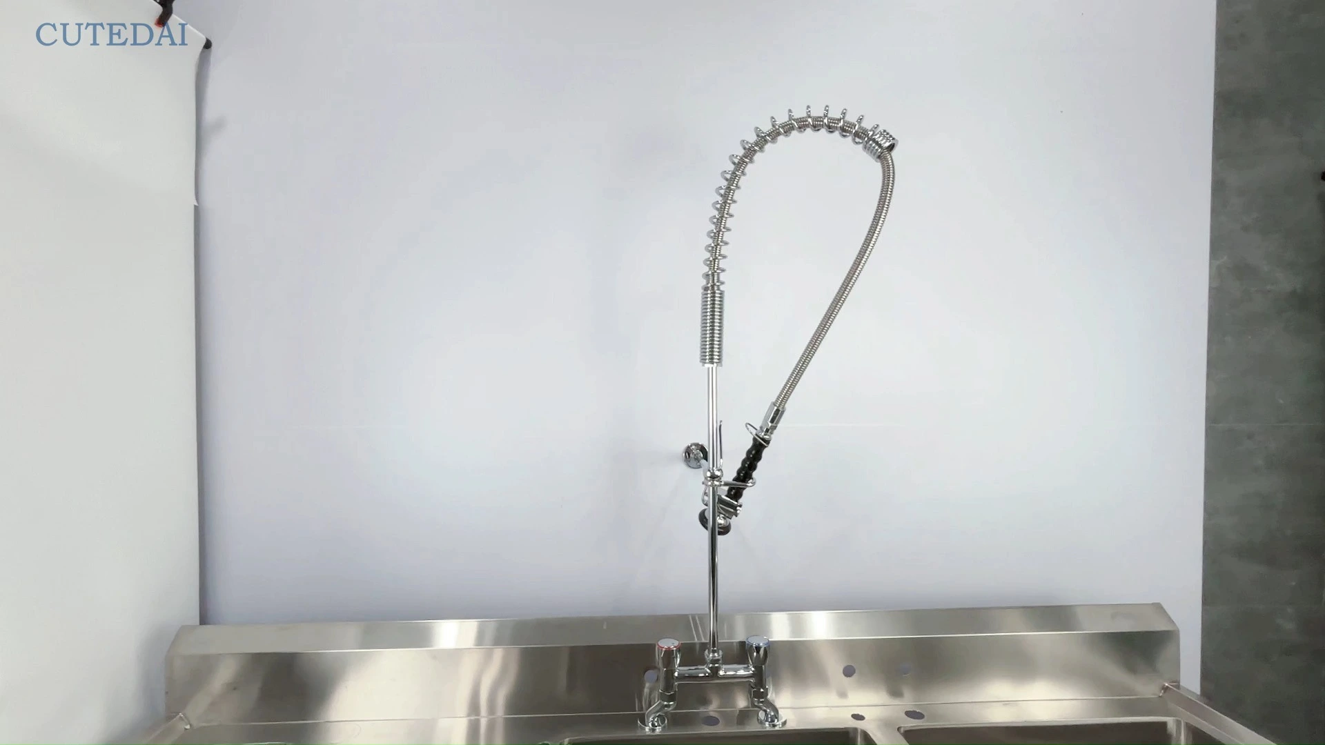 Grifo de cocina comercial de 47" con resorte, para montaje en cubierta, caño oscilante ajustable, prelavado, mezcladores de agua caliente/fría, grifos contemporáneos de 2 orificios 1