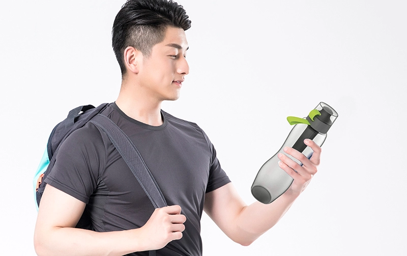 BF21 SqueezeClean: Fortschrittliche Wasserfiltrationsflasche für die Flüssigkeitszufuhr unterwegs 1