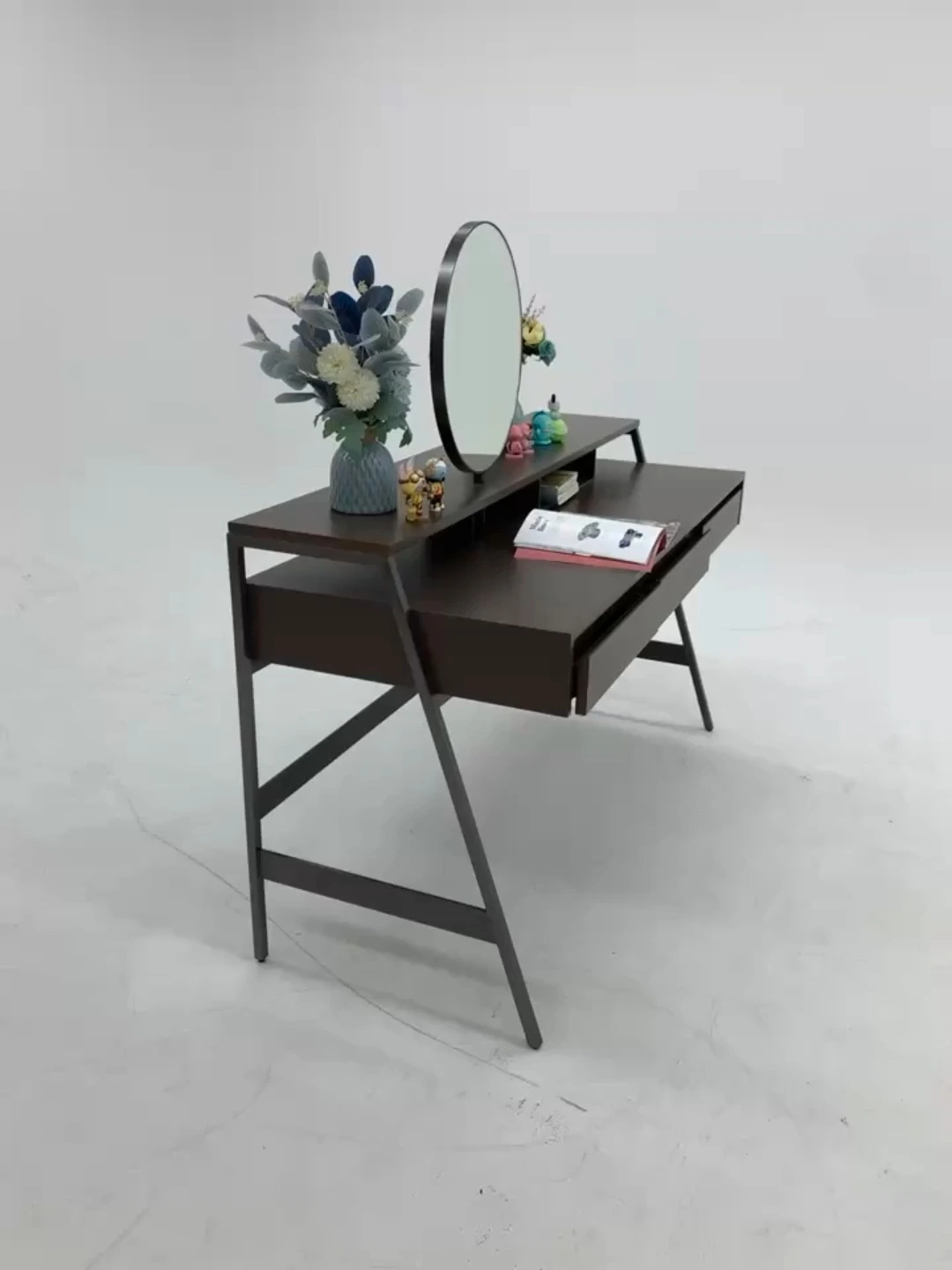 Light luxury creative rotating mirror dressing table Solid wood stainless steel locker Dressing table for bedroom 1