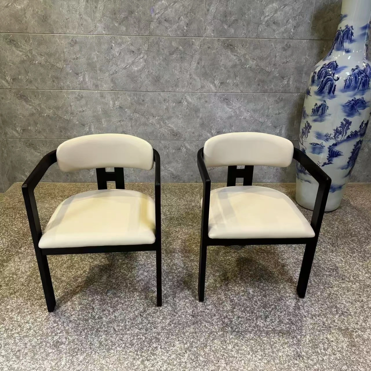 Vintage Italian Style Solid Wood Lounge Chair with Armrests for Home and Hotel 1
