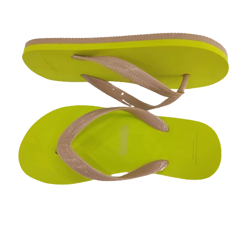 Pantuflas de EVA con logotipo tallado con láser: la combinación perfecta de estilo y comodidad 1