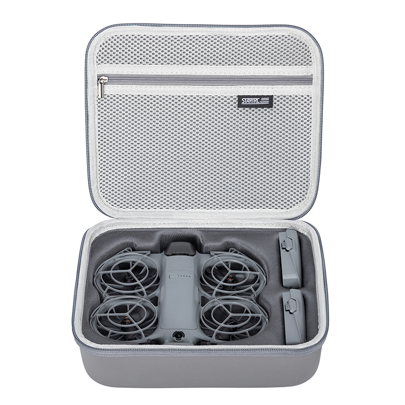 DJI Neo 2 y tres baterías guardadas en el estuche de transporte