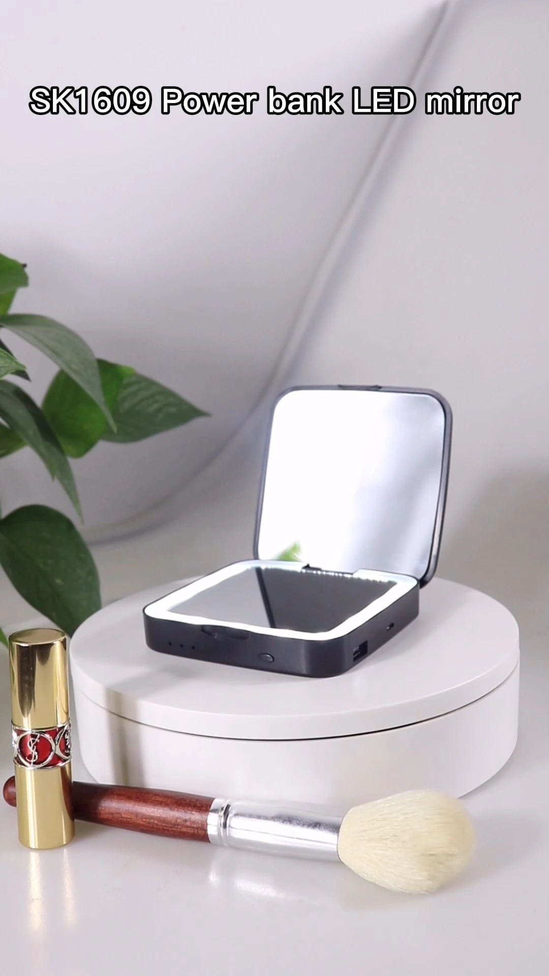 Petit miroir de maquillage de voyage portable avec chargement sans fil 1