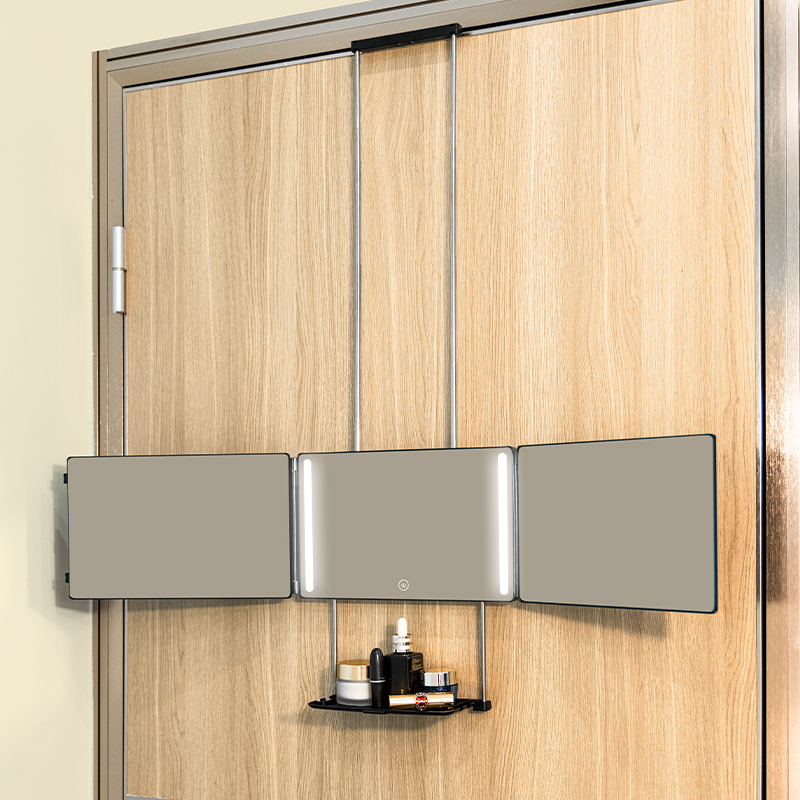Miroir LED à trois volets avec plateau, accroché à la porte pour se couper les cheveux