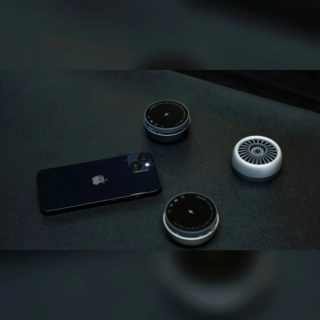 Icecalator, kabelloses Ladegerät mit Telefon-Kühlverstärker 1