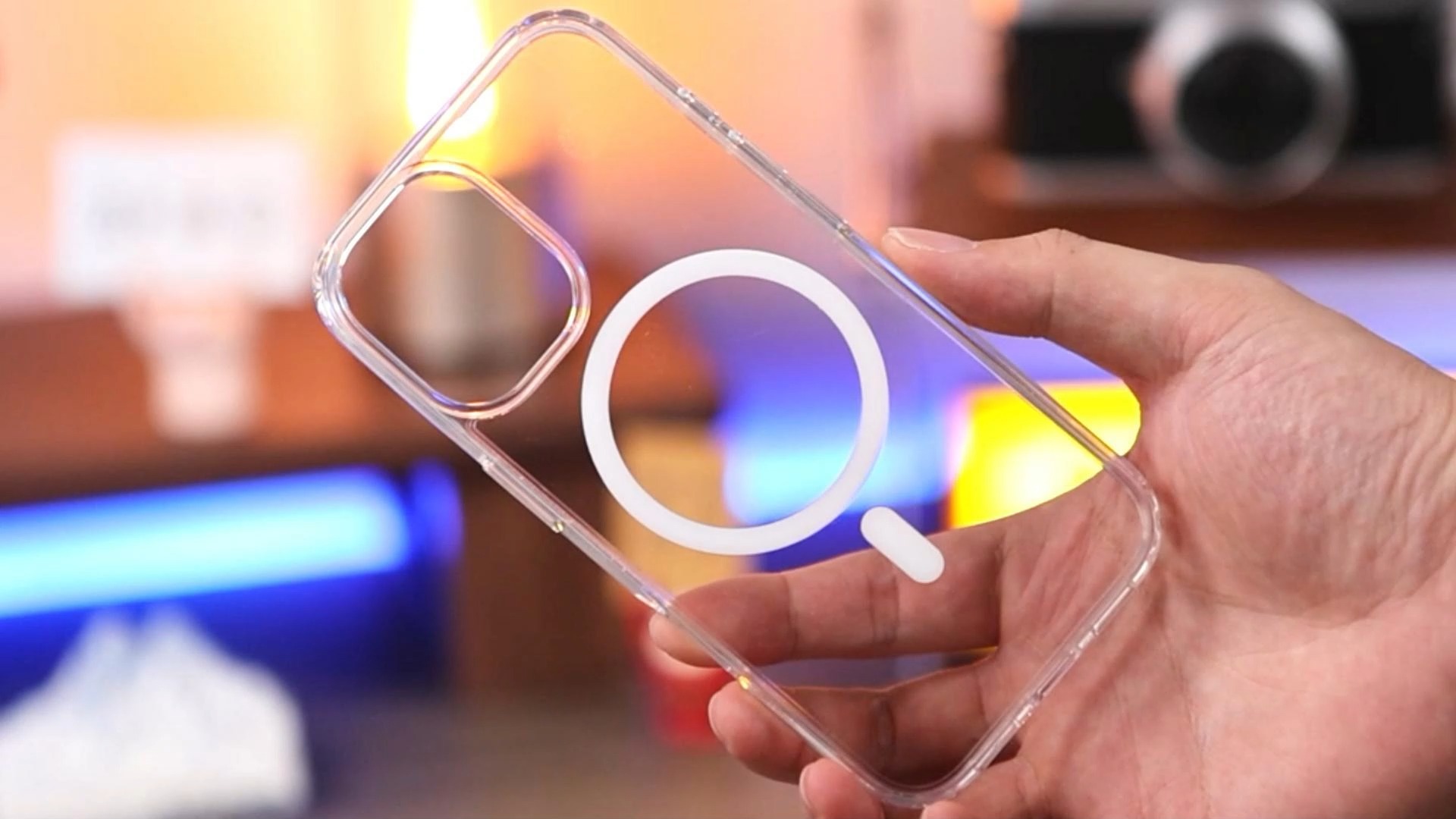 Transparent Anti-yellow TPU Phone Case For iPhone 16 Shockproof Clear Magnetic Case 1