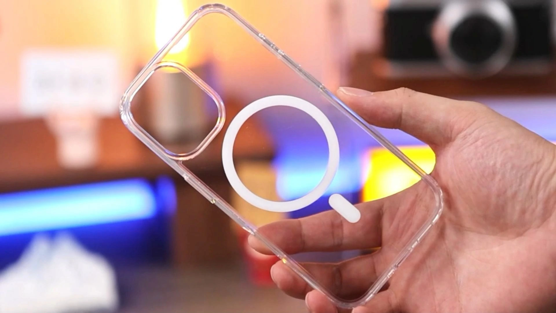 Transparent Anti-yellow TPU Phone Case For iPhone 16 Shockproof Clear Magnetic Case 1