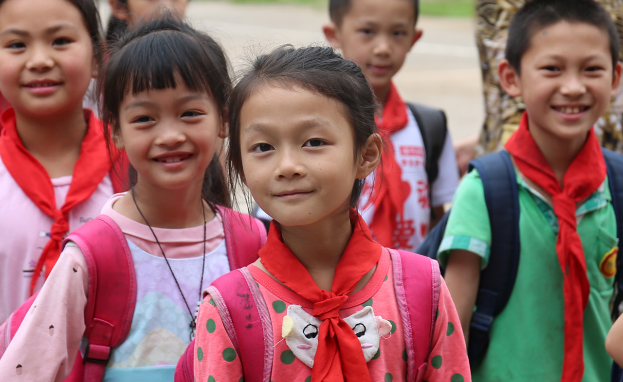 Cada acción representa una atención más significativa: ayuda educativa de TECH-LONG en Yongzhou, provincia de Hunan