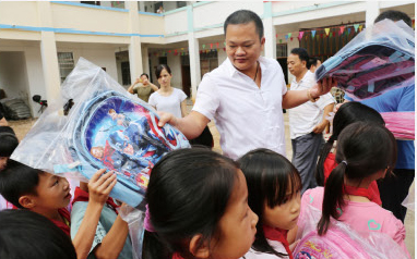 Brinde apoyo en nombre del amor: acerca del viaje benéfico 2017 de TECH-LONG a Guangxi