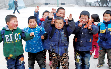 Cuidando la educación en Qingtang: la gira benéfica de amor de TECH-LONG en 2013