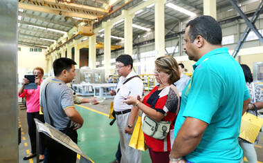 Equipo de investigación del Ministerio de Industria de Cuba visitó TECH-LONG