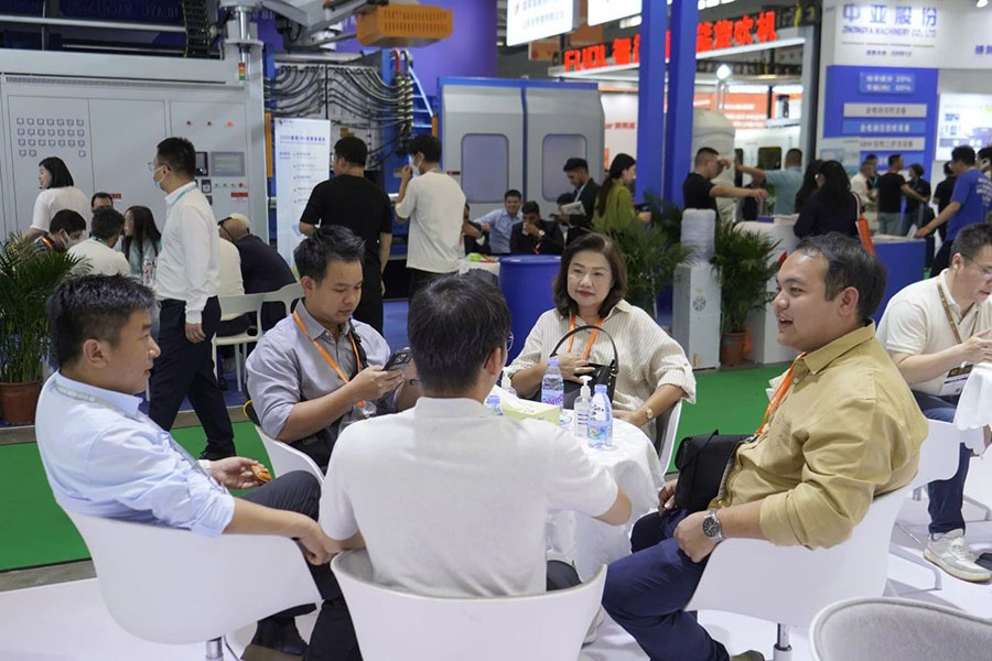 Tech-Long brilla en CHINAPLAS: ¡La fabricación inteligente impulsada por la eficiencia da forma al futuro! 4