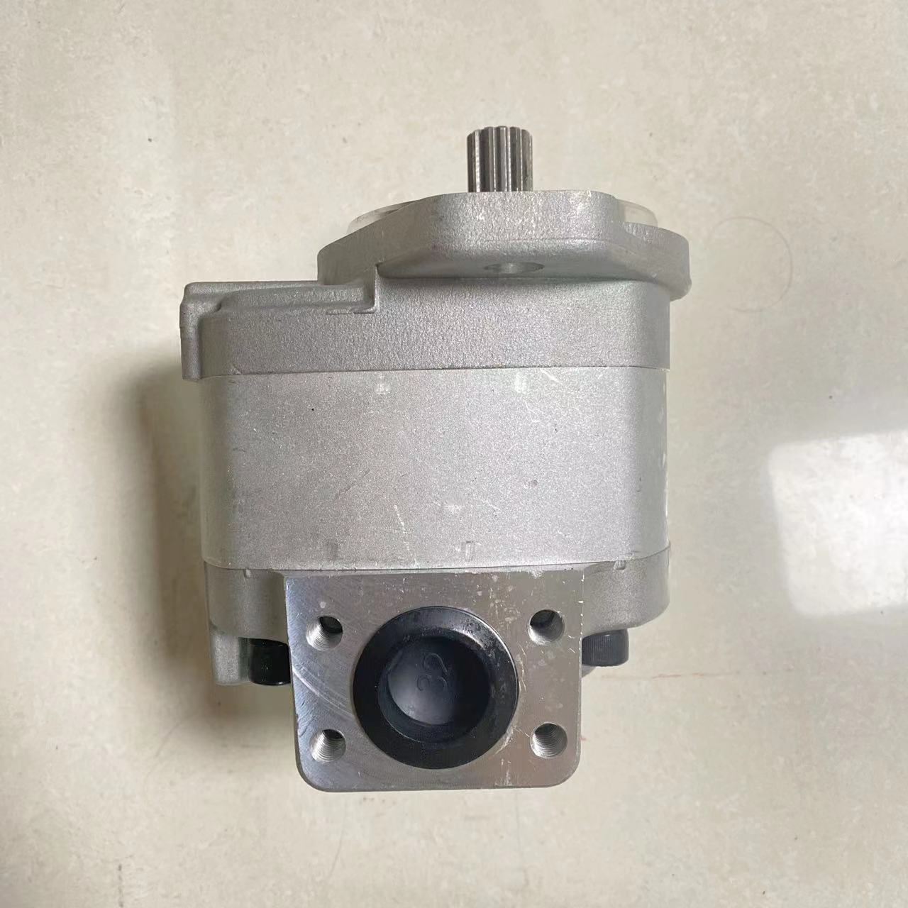 705-12-34110 প্রতিস্থাপন Komatsu WA500-1 লোডার আনুষাঙ্গিক গিয়ার পাম্প-1695525397760903 1