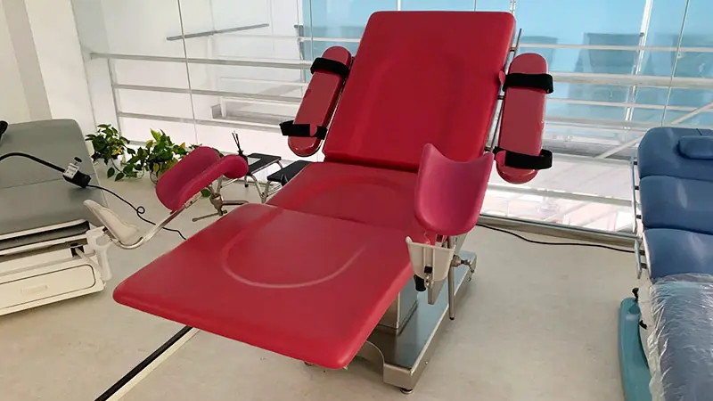 Quality Brand 1360×860×880mm 20°/8° Gynecology Examination Bed 6